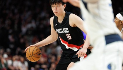 博鱼体育官网-拓媒：杨瀚森是失误制造机 三分需提升 低位单打时动作可以简化下